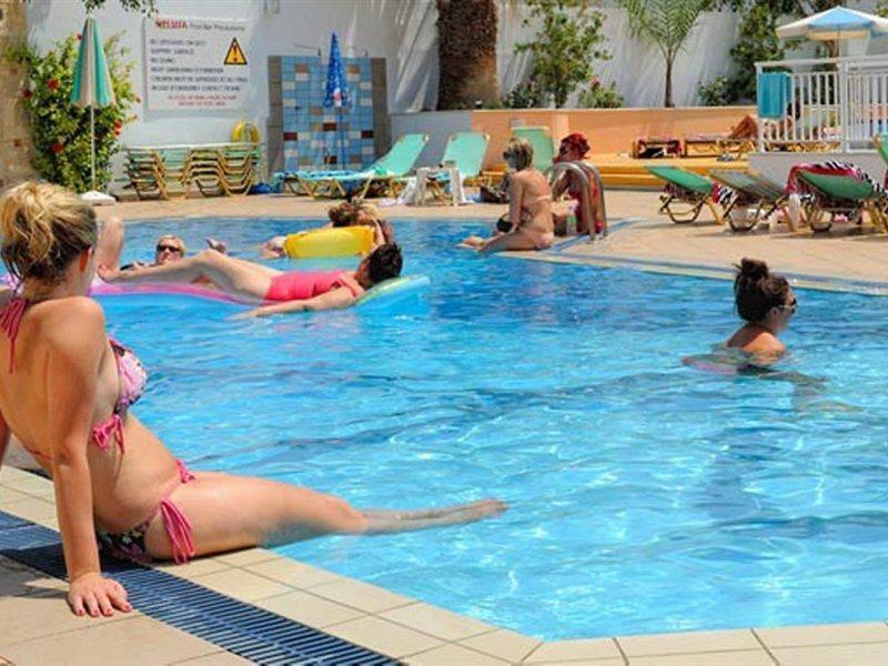 Melissa Apartments, Studios & Suites Малія Екстер'єр фото